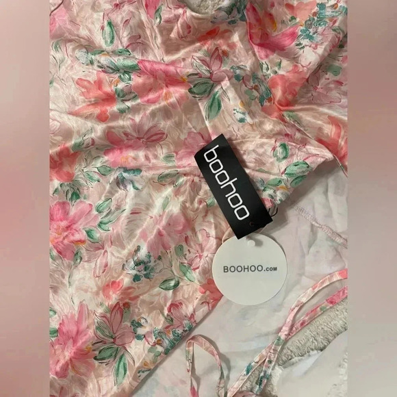 Boohoo Floral Print Angel Sleeve Maxi Dress - Picture 4 of 7